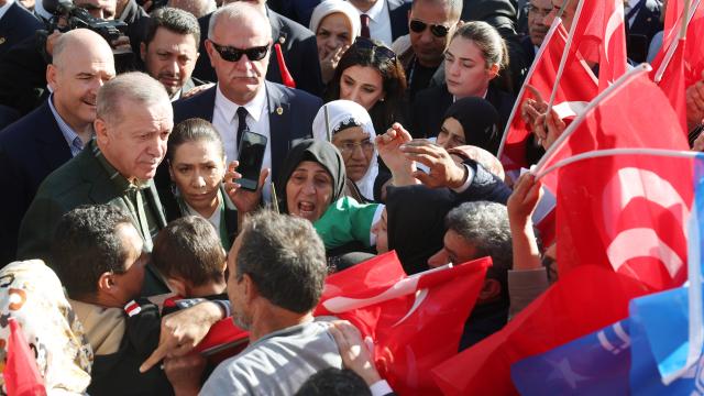Cumhurbaşkanı Erdoğan Diyarbakır anneleriyle bir araya geldi