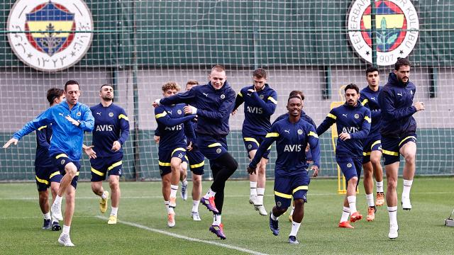 Fenerbahçe Başakşehir maçı hazırlıklarına devam ediyor