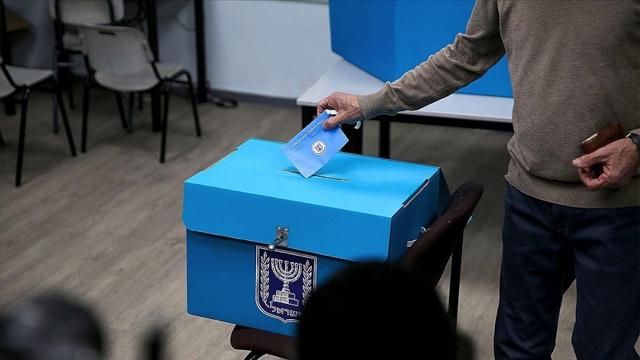 İsrail'de halk siyasi istikrarsızlık korkusuyla seçime gidiyor
