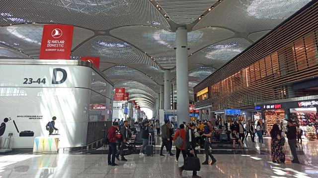 İstanbul'daki havalimanlarının yolcu sayısı hızla artıyor