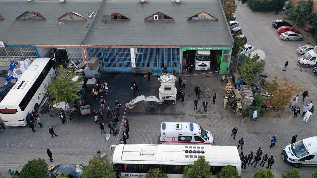 İstanbul'da oto sanayi sitesindeki patlamada ölü sayısı 2'ye yükseldi