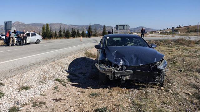 Yozgat'ta otomobiller çarpıştı: 5 yaralı