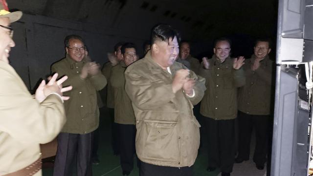 Kuzey Kore lideri Kim, seyir füzesi testlerini denetledi