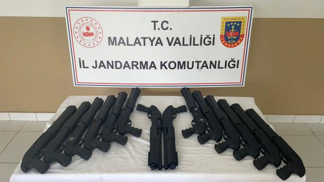 Malatya'da ruhsatsız 14 tüfek ele geçirildi