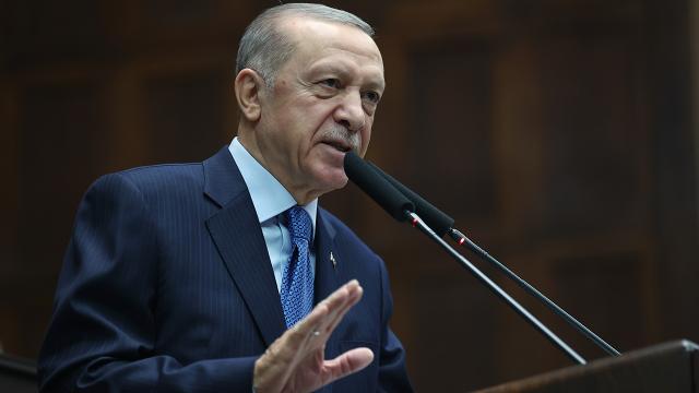 Cumhurbaşkanı Erdoğan: Dürüstsen başörtüsünü anayasa ile çözelim