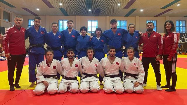 7 milli judocu Bakü'de tatamiye çıktı