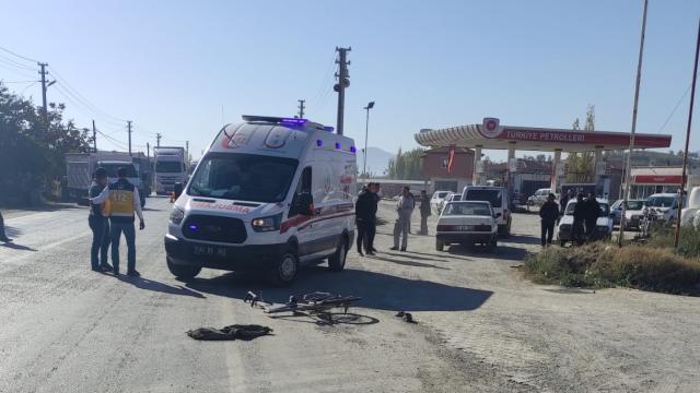 Afyonkarahisar'da kamyonetle çarpışan bisikletli öldü