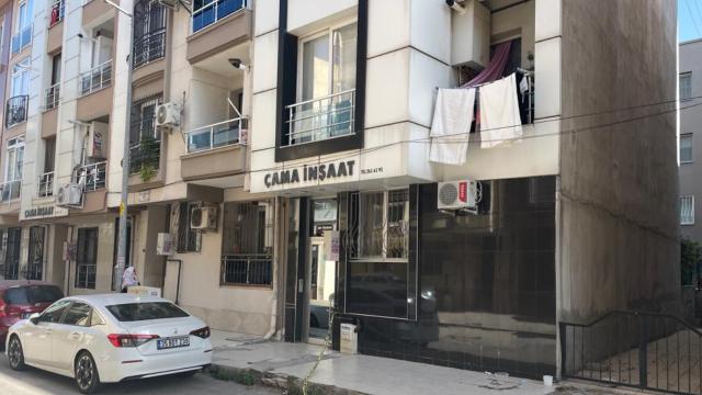 İzmir'deki depremde balkondan atlayan gencin tedavisi sürüyor