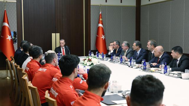 Cumhurbaşkanı Erdoğan: Türk futbolunun daha da ileriye gitmesi için her türlü adımı atıyoruz