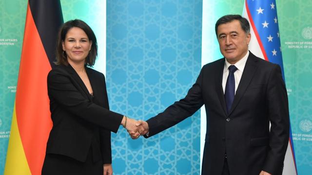 Özbekistan Dışişleri Bakanı Norov, Alman mevkidaşı Baerbock ile görüştü