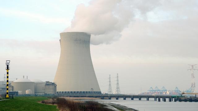 Polonya'da inşa edilecek nükleer santral ek vergiye sebep olmayacak