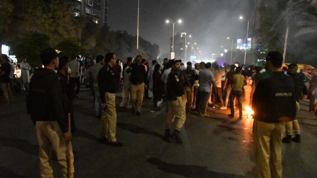 Pakistan'da İmran Han’ın saldırıya uğramasının ardından protestolar başladı