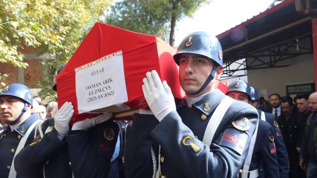 Trafik kazasında hayatını kaybeden Uzman Çavuş Arık'ın cenazesi Tokat'ta toprağa verildi