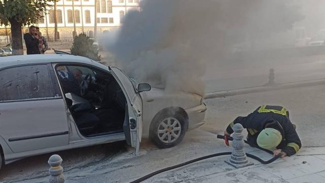 Çankırı'da seyir halindeki otomobil yandı