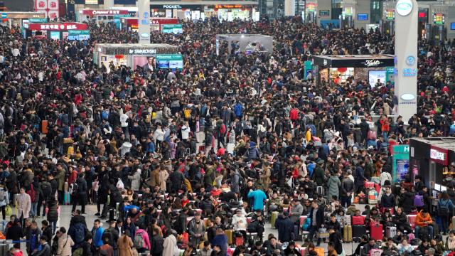 Çin nüfusu 1961'den beri ilk kez azaldı