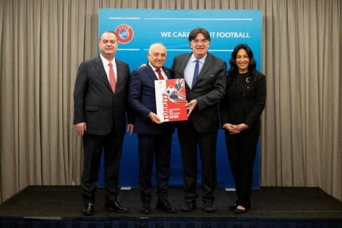 TFF, 2028 ve 2032 Avrupa Futbol Şampiyonaları'na mesken sahipliği yapmak için adaylık belgesini UEFA'ya sundu