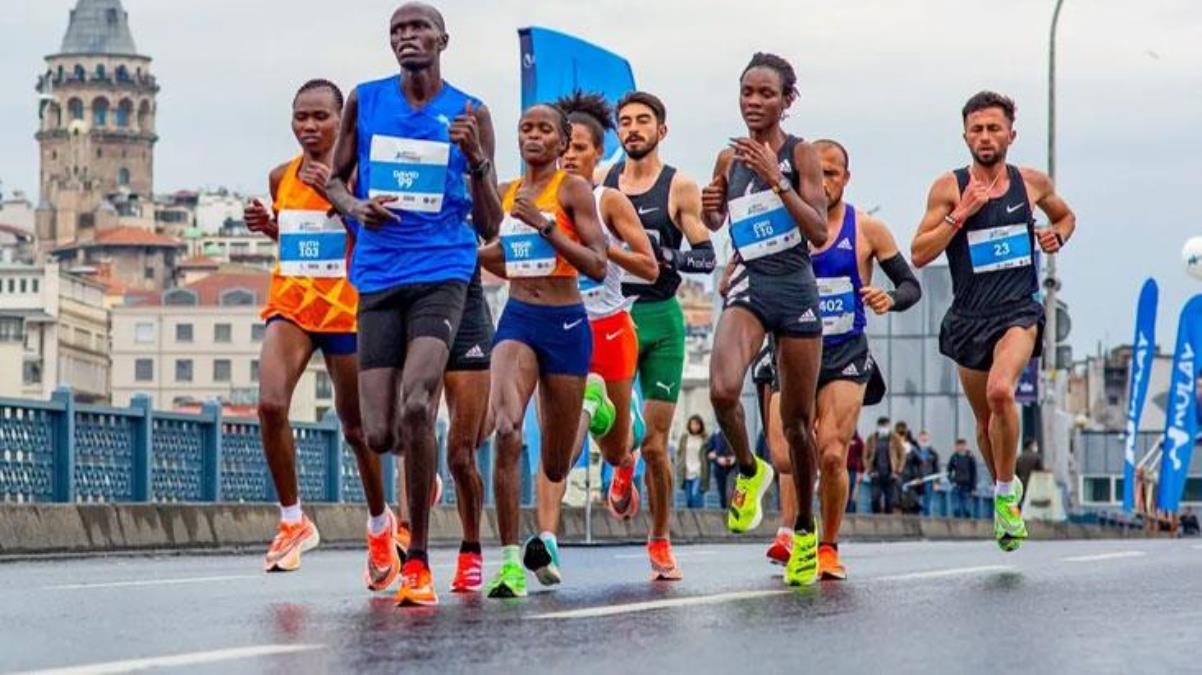 18. İstanbul Yarı Maratonu'nda Kenyalı Daniel Simiu Ebenyo 1. oldu