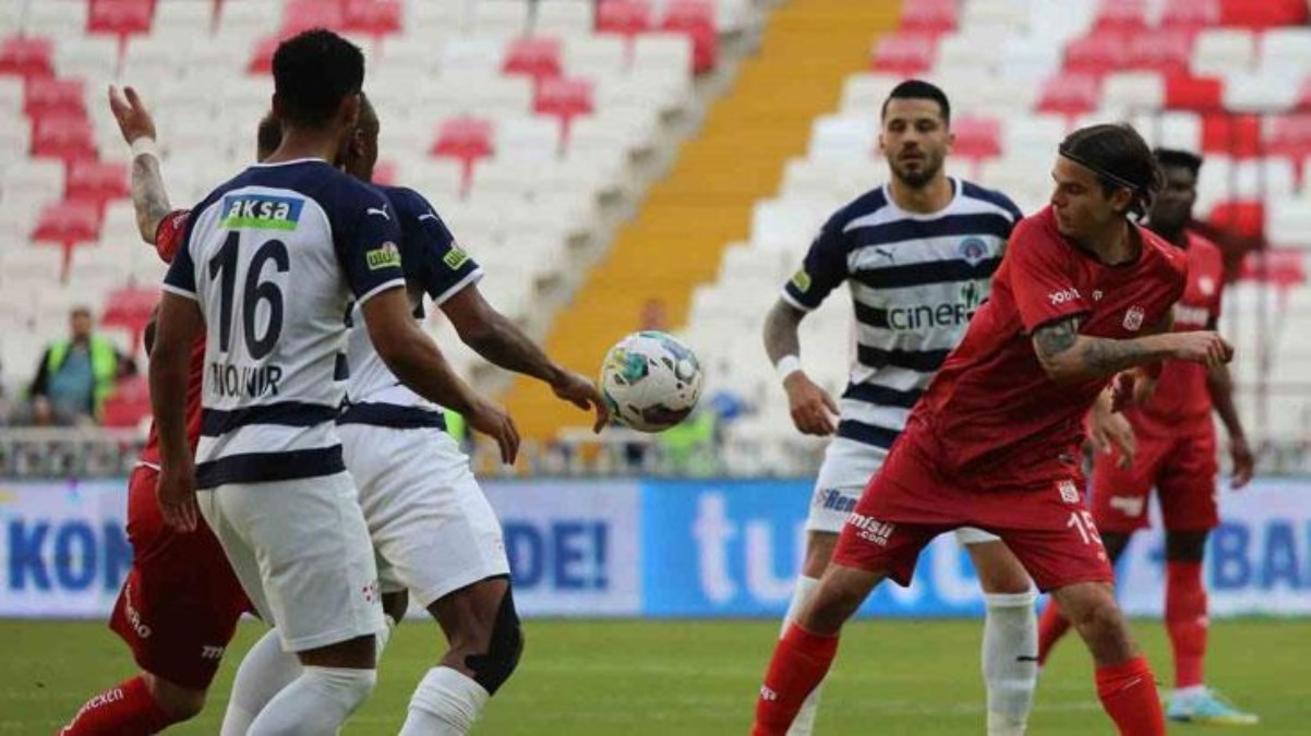 Alt sıralar alev alev! Kasımpaşa, deplasmanda Sivasspor'u 2-1 mağlup etti