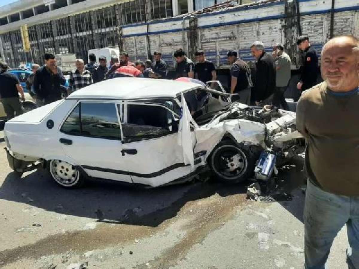 Ankara'da araba çarpışması: 2 yaralı