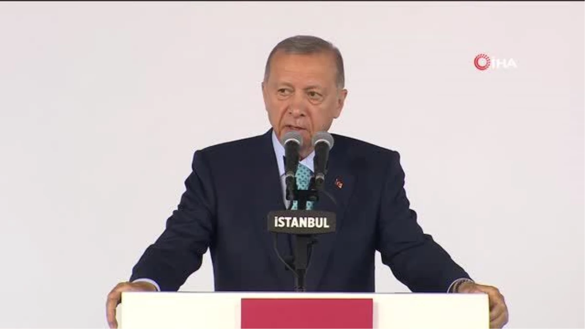 Cumhurbaşkanı Erdoğan: "Cumhurbaşkanlığı büyük ödüllerimiz ile kültür sanat insanlarımıza sahip çıkıyoruz"