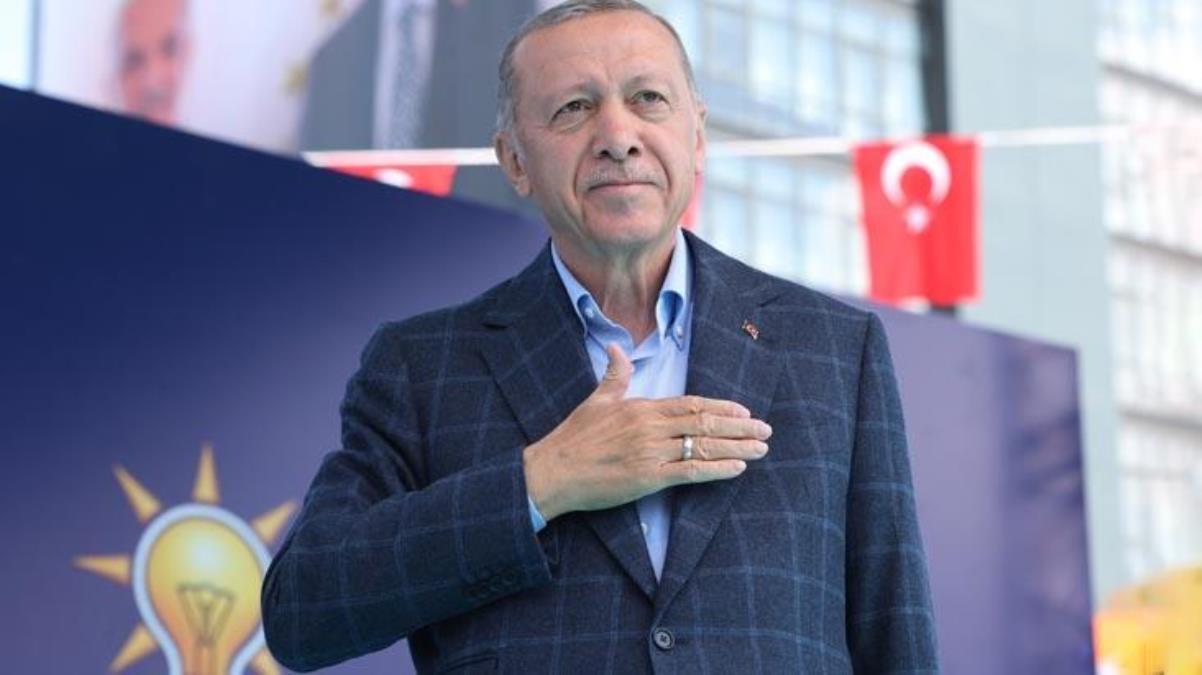 Cumhurbaşkanı Erdoğan, seçime saatler kala yaptığı mitinge "kazandıran ceket" ile çıktı