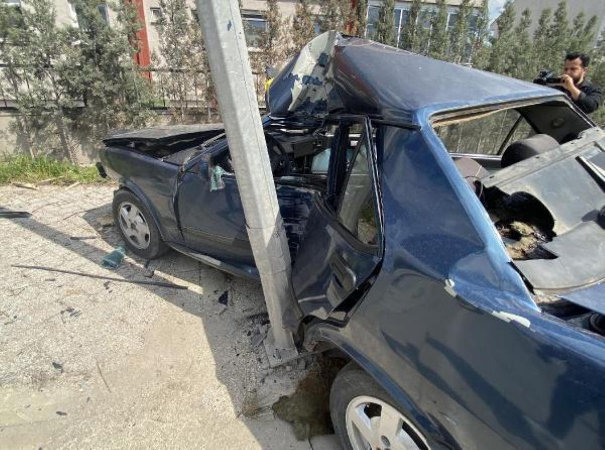 Eskişehir'de araba ağaca çarptı: 1 yaralı