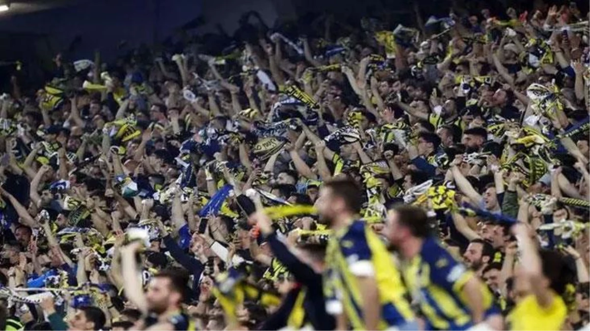 Fenerbahçe taraftarının oy pusulasına yazdığına reaksiyonlar çığ üzere