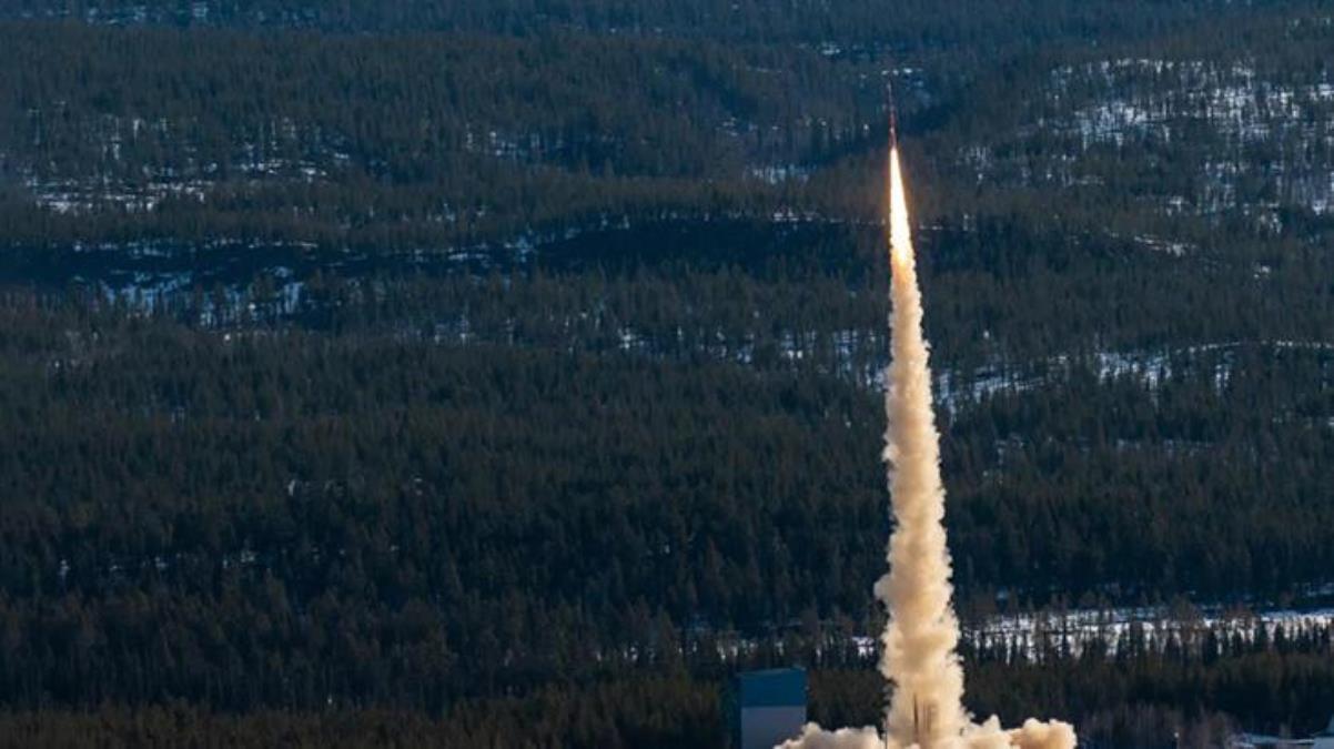 İsveç'ten fırlatılan araştırma roketi ezkaza Norveç'e düştü