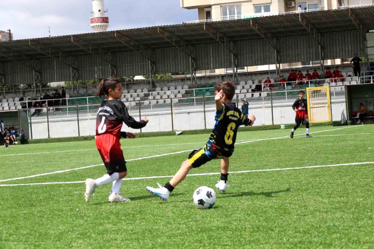 Küçük Erkekler Futbol Karşılaşmaları Aydın'da başladı