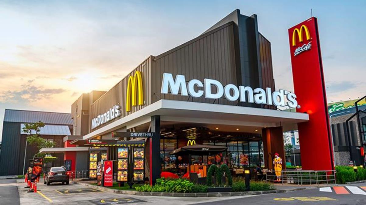McDonald's, ABD'de robotlarla hizmet veren restoran açtı