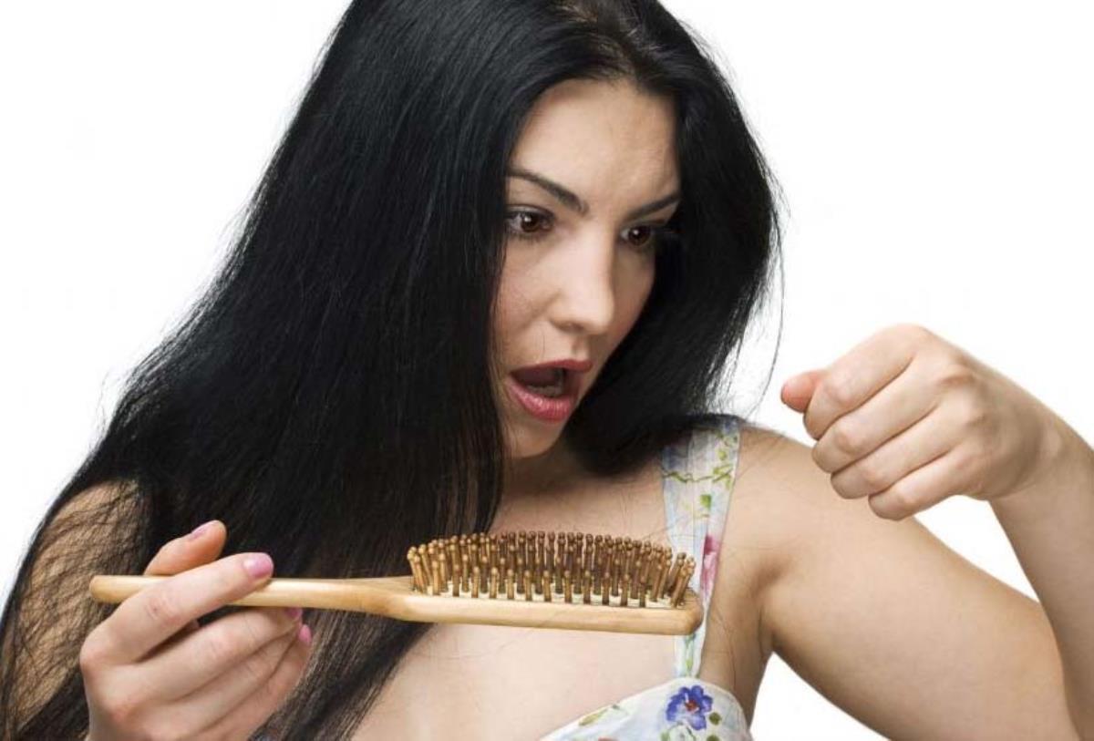 Saç dökülmesi neden olur? Saç dökülmesi tedavi metotları nelerdir?