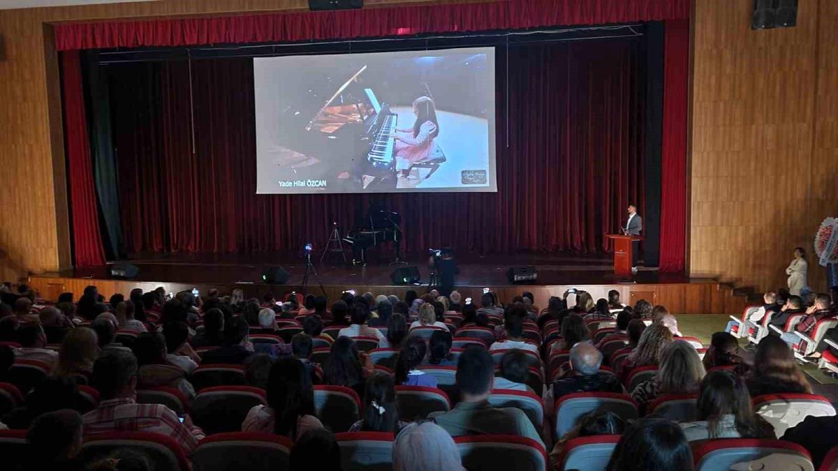 Sarsıntıda hayatın yitiren ilkokul öğrencisi Yade konserle anıldı