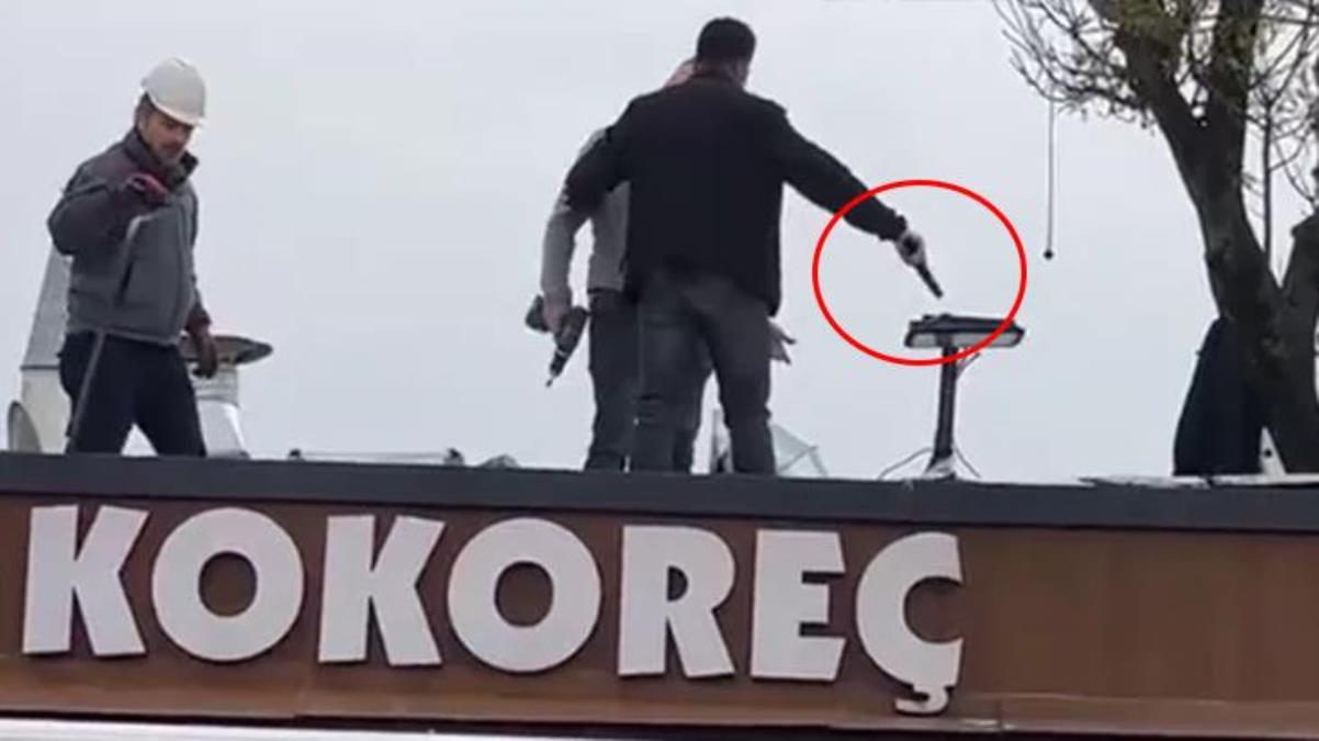 Üsküdar'da İBB'nin kaçak kafe yıkımına engel! Büfenin üstüne çıkıp ulu orta zabıtaya silah çekti