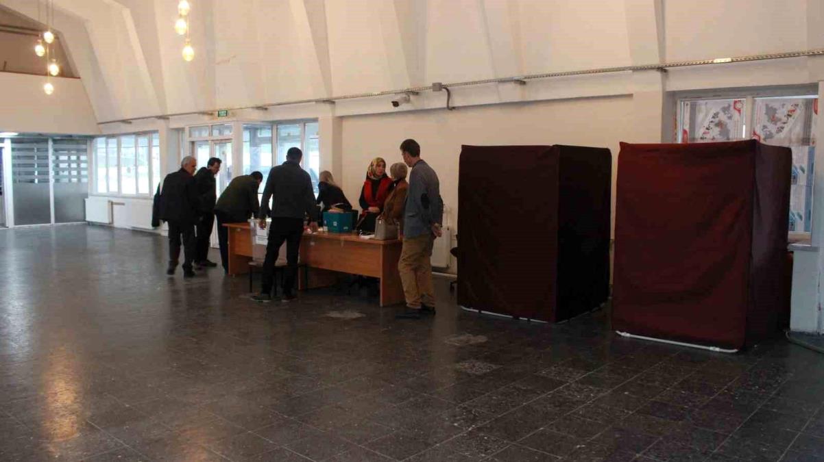 Yurt dışı seçmenler için gümrük kapılarında oy kullanma süreci başladı