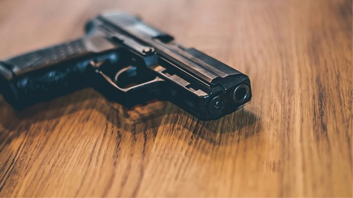 ABD'de 4 yaşındaki kız çocuğu babasının bıraktığı silahla kendisini başından vurdu