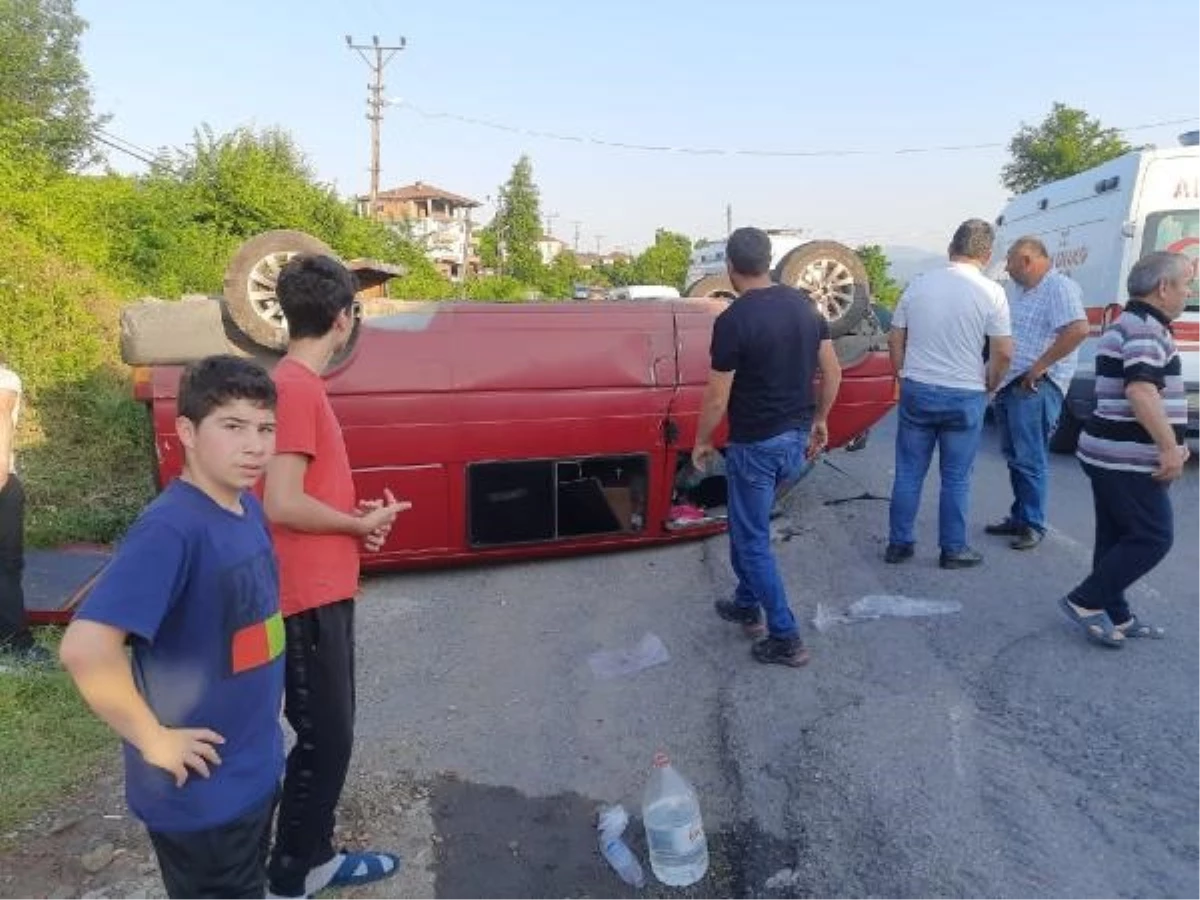 Ereğli'de minibüs takla attı: 7 yaralı