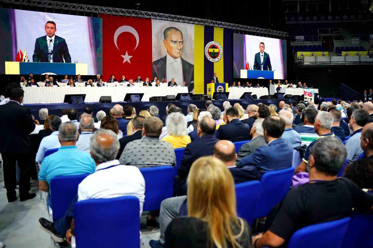 Fenerbahçe Lideri Ali Koç: 'Camiayı çok düzgün bilen bir Türk hocayla çalışmanın bizim için yeterli olacağını düşünüyoruz'