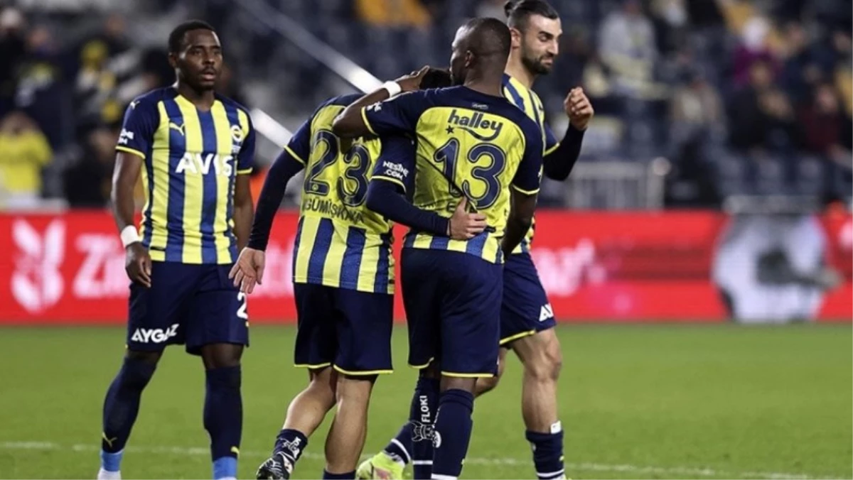 Fenerbahçe'nin formaları mı değişti? Fenerbahçe'nin Başakşehir Türkiye Kupası finali formaları neden farklı, yeni dönem formaları mı?