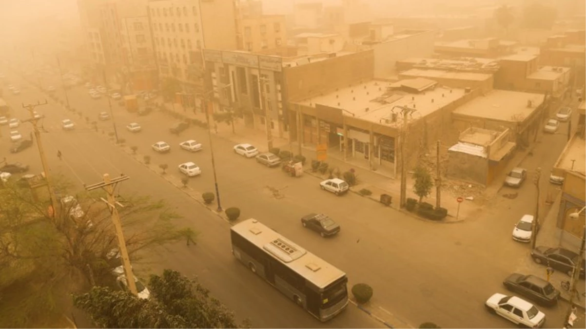 İran'da toz fırtınası nedeniyle hastaneye kaldırılanların sayısı 764'e yükseldi