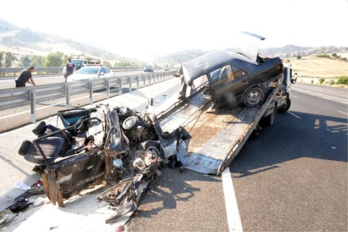 Kahramanmaraş'ta Araba Bariyere Çarptı: Şoför Ağır Yaralandı
