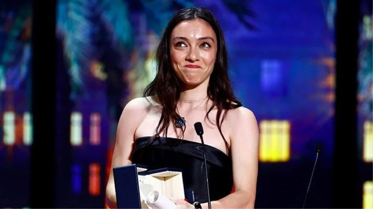 Merve Dizdar, Cannes Sinema Şenliği'nde En Düzgün Bayan Oyuncu Mükafatını aldı