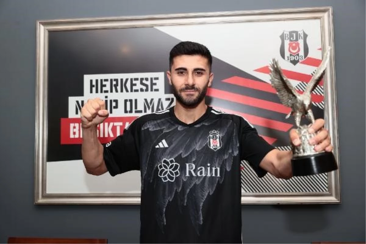 Beşiktaş'ın Somaspor'dan transfer ettiği genç oyuncu Emrecan Bulut, fabrika işçiliğinden peri masalına