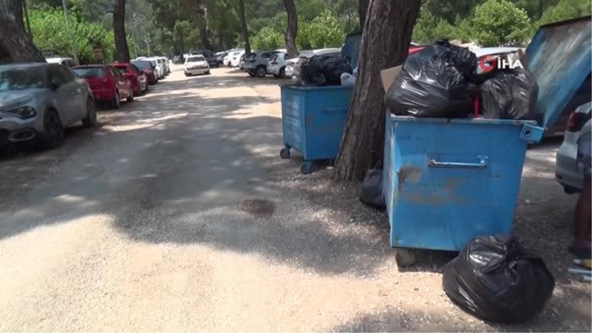Olympos ve Adrasan'da bayram tatilinde günlük 6 kamyon çöp toplanıyor