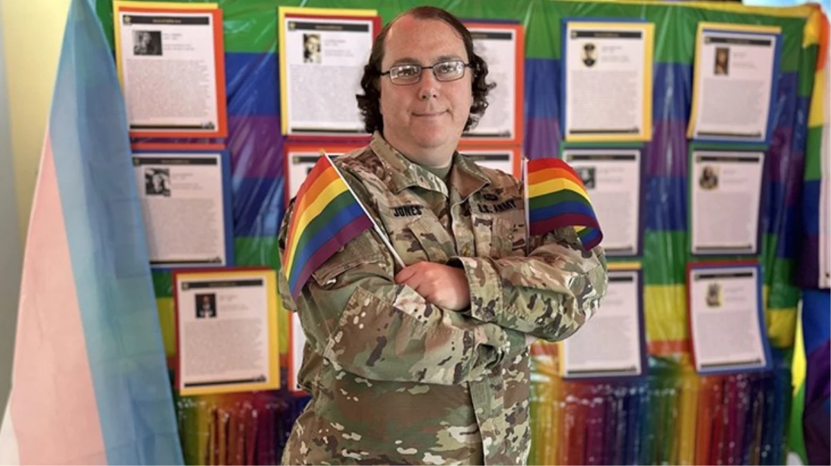 Pentagon'un paylaştığı ABD ordusunun trans kumandanı toplumsal medyanın lisanına düştü