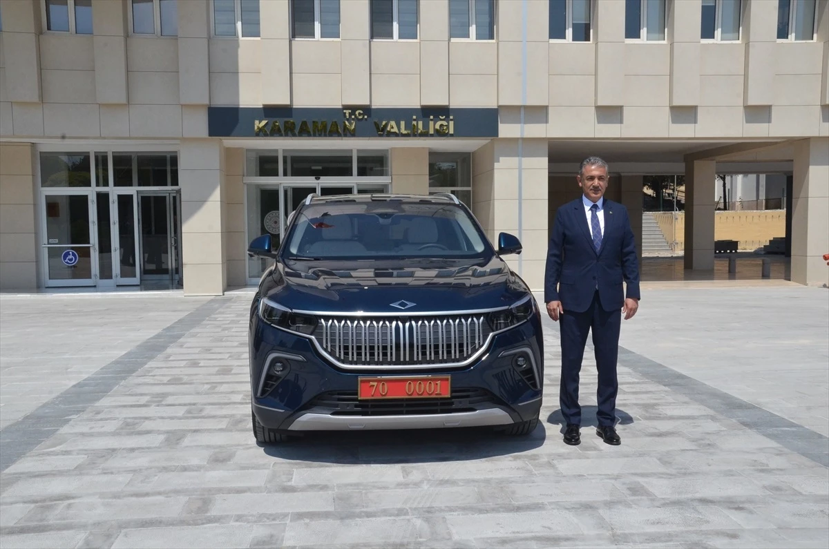 Türkiye'nin yerli arabası TOGG Karaman Valisi tarafından teslim alındı