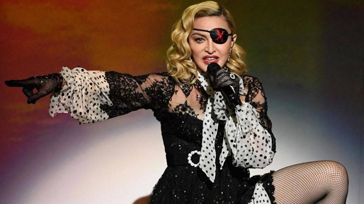 Enfeksiyon nedeniyle ağır bakımda tedavi gören, Madonna, taburcu olduktan sonra birinci sefer görüntülendi