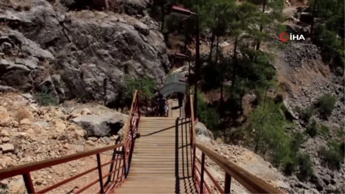 Tabiatın el değmemiş mirası Yerköprü Şelalesi ziyaretçilerini ağırlıyor