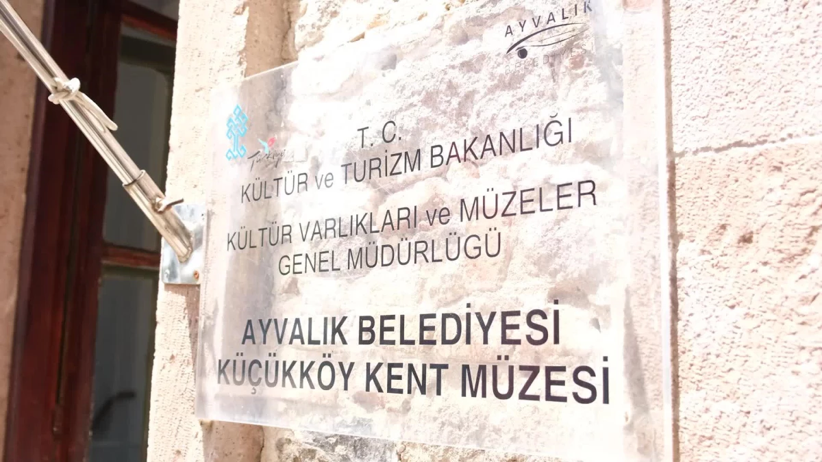 Ayvalık Küçükköy Kent Müzesi Yenilenen Yüzüyle Ziyarete Açıldı