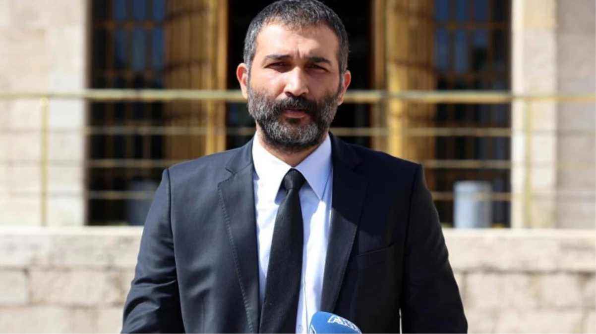 Barış Atay, Meclis'e giremediği için Türkiye'yi terk ettiği savını yalanlandı