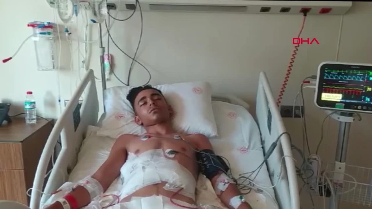 Başakşehir Futbol Kulübü alt yapısında oynayan genç futbolcu bıçaklandı